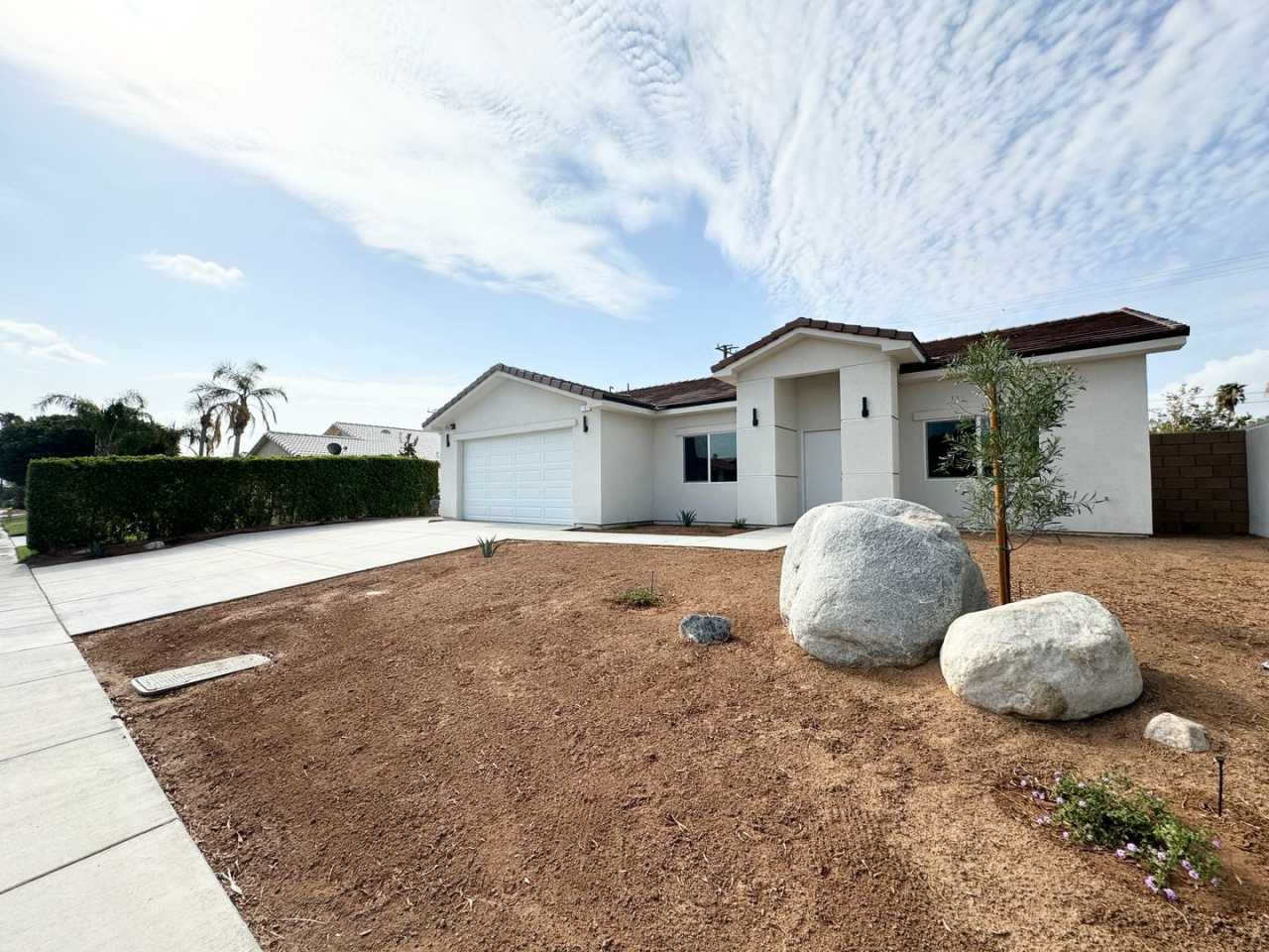 AVAILABLE NOW!! BEAUTIFUL New Build 4 Bed/ 3 Bath Home in Cathedral City!!