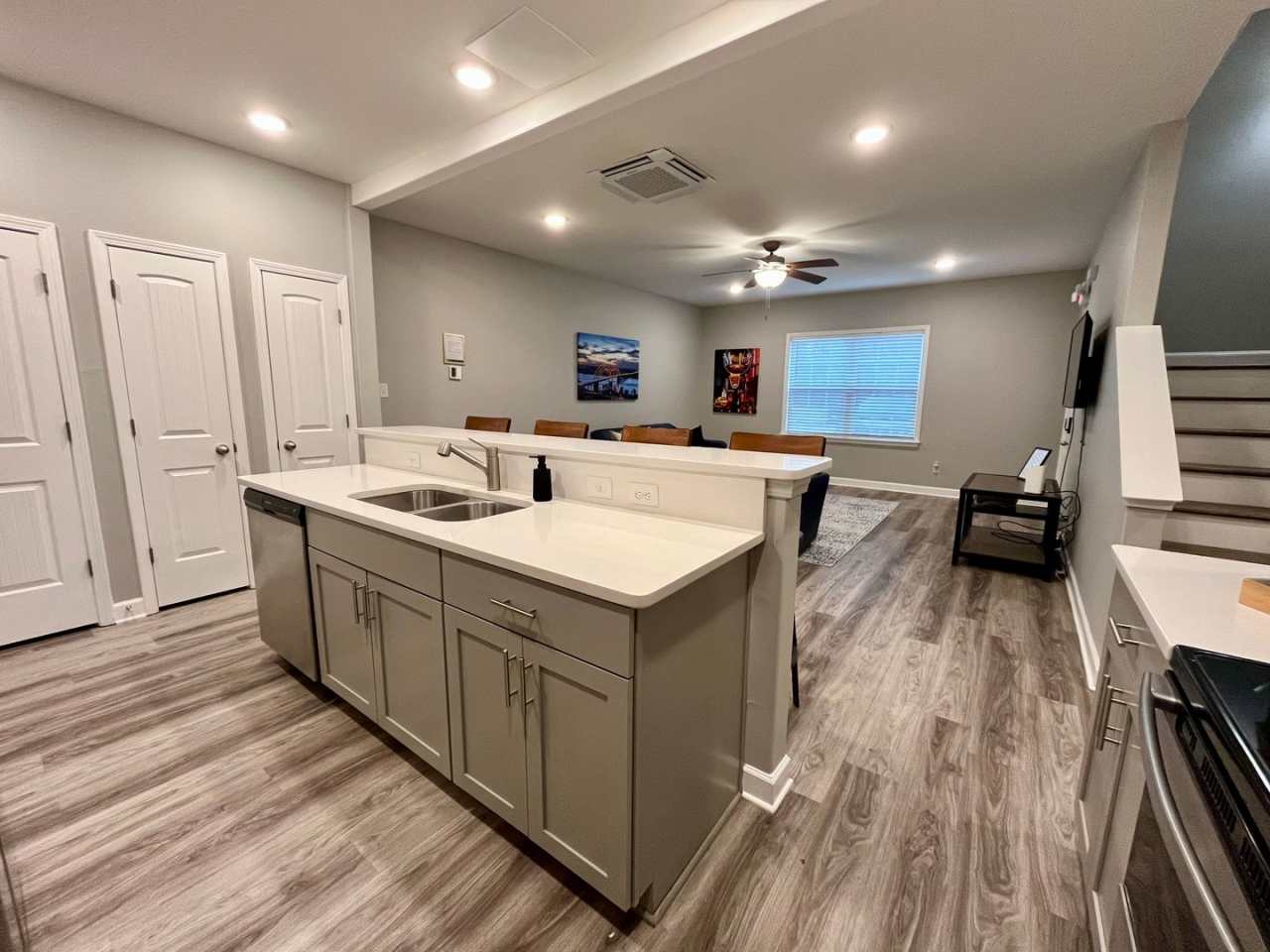 TE - SpottswoodAve3885