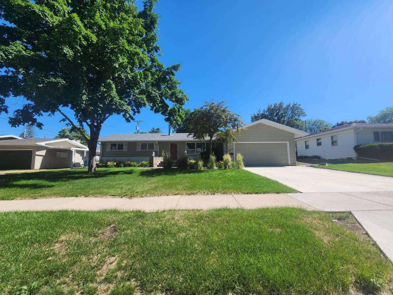 805 E 32nd St Sioux Falls, SD