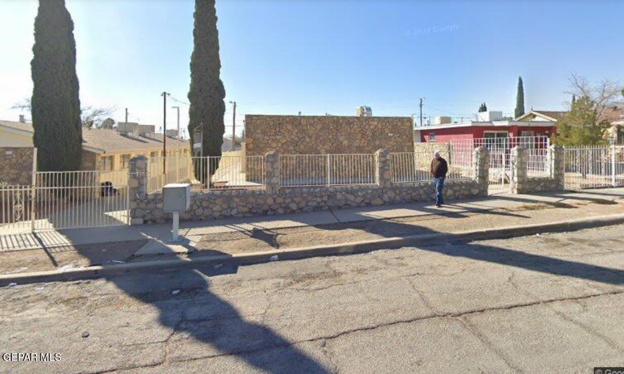 3808 Truman Avenue