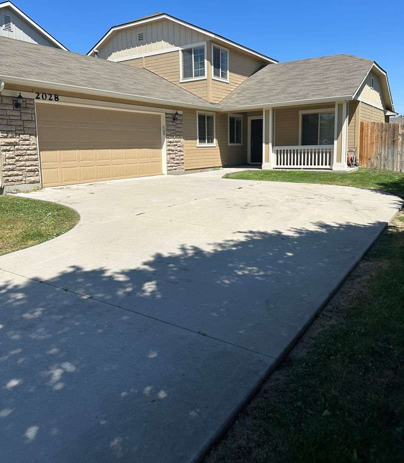$1,895.00 / Ready Now this 4 bedroom home is a priced to rent
