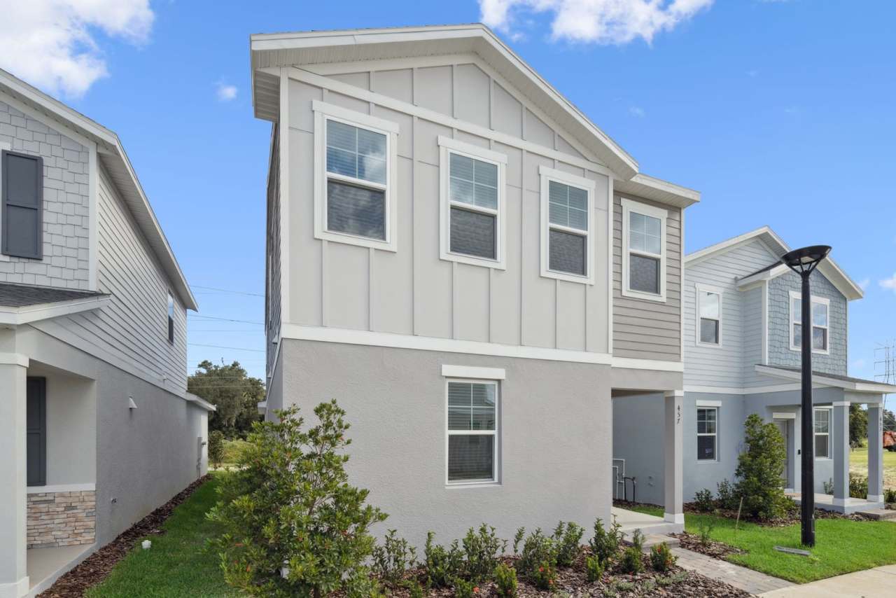 Brand New Construction 4b/3ba Home in Debary