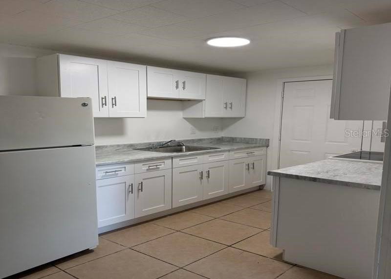 9811 N JASMINE AVENUE