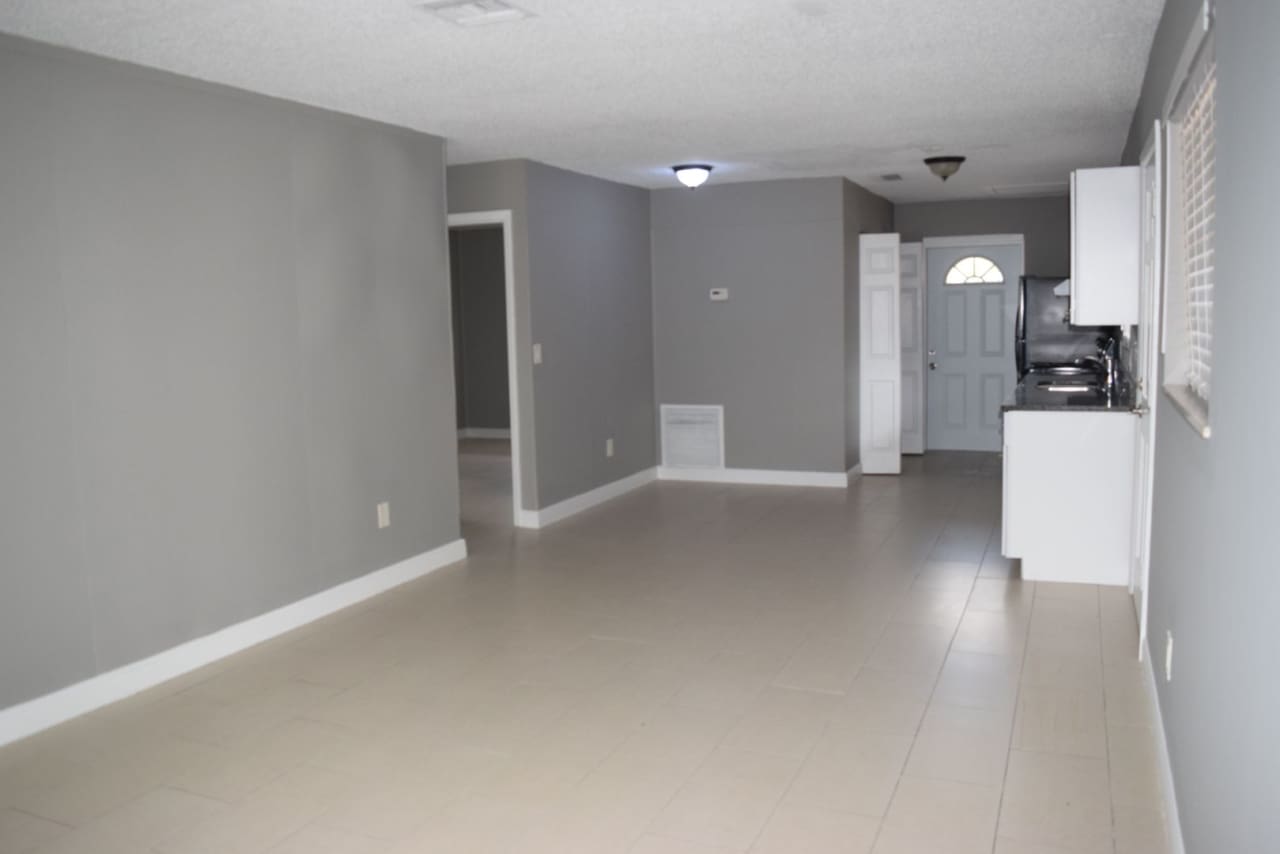 Triplex in the heart of Stuart