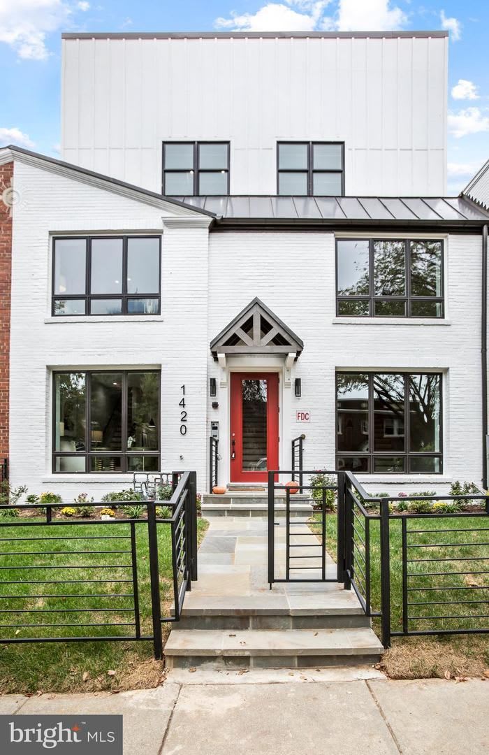 Modern, spacious 2BR 2BA near Union Market