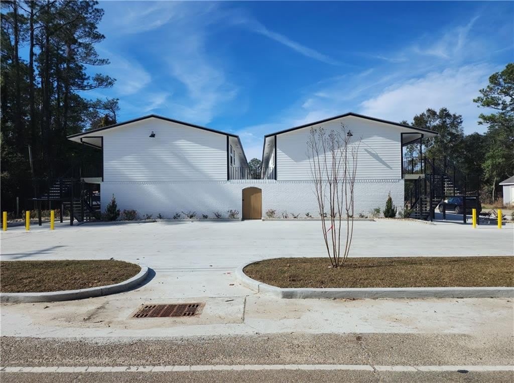 141 HOOVER Drive 103