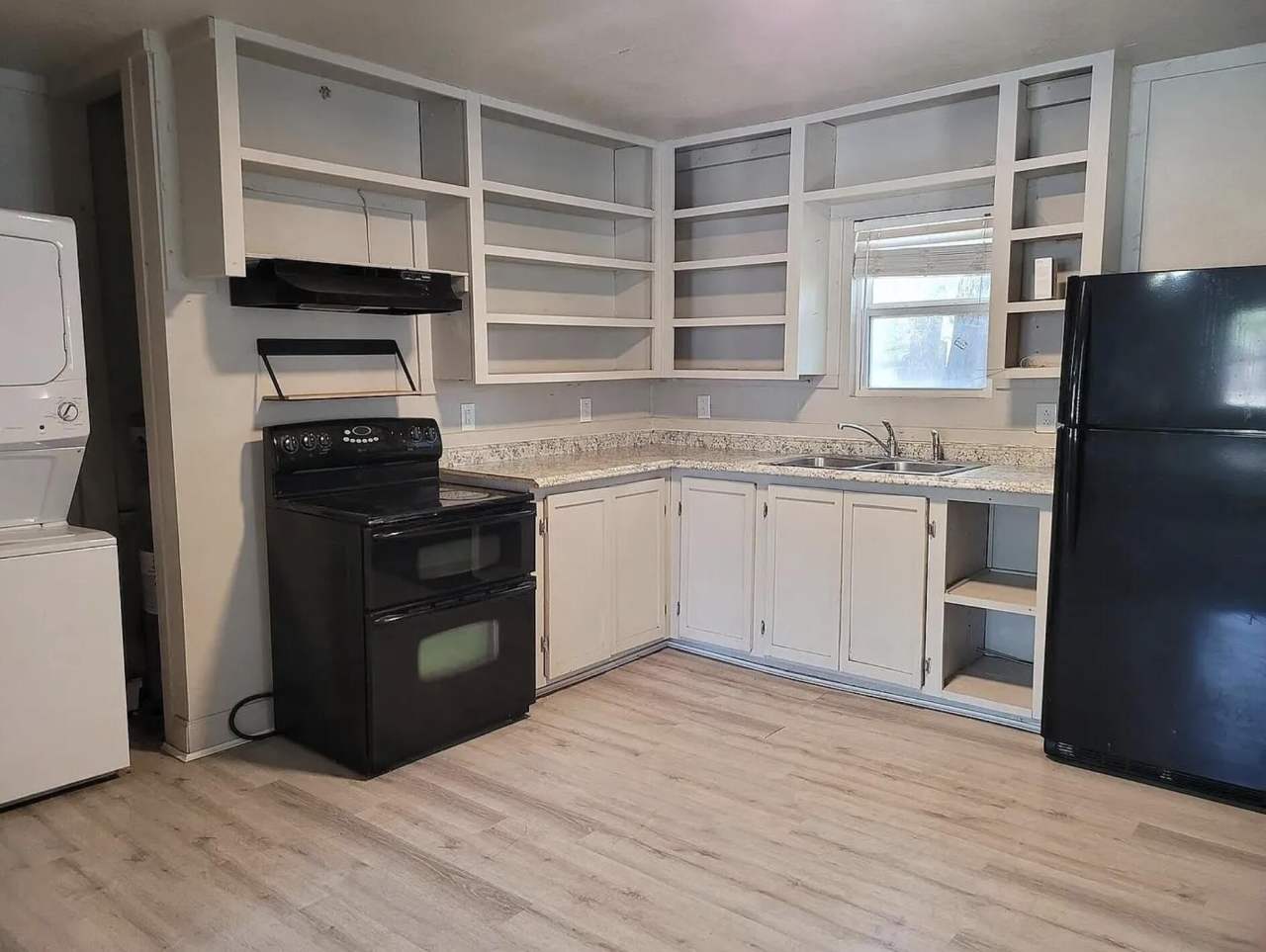 2404 Avenue U unit: Front