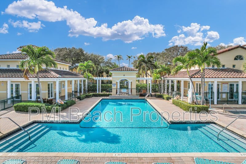 1030 Lake Shore Drive