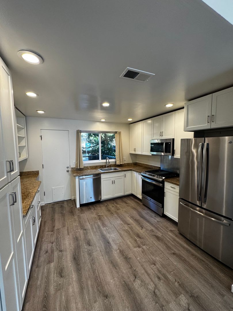Gorgeous Updated 3-Bedroom Townhome in Prime Downtown Palo Alto Location