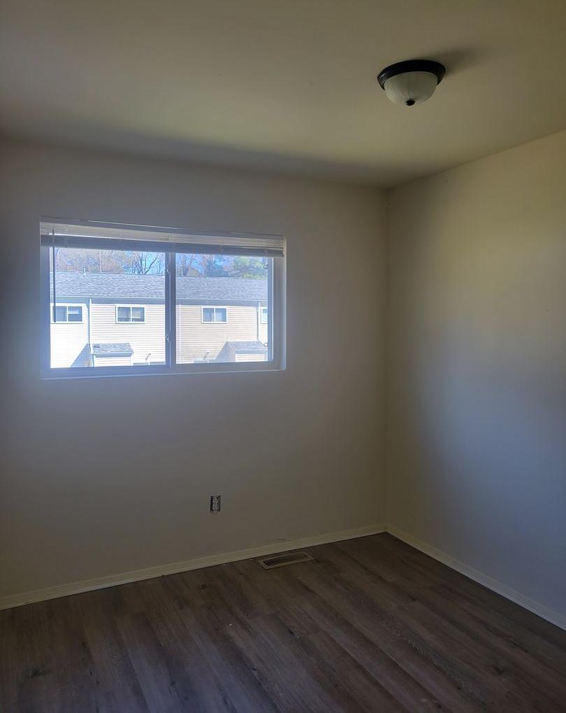 3 bedroom 1.5 baths townhouse