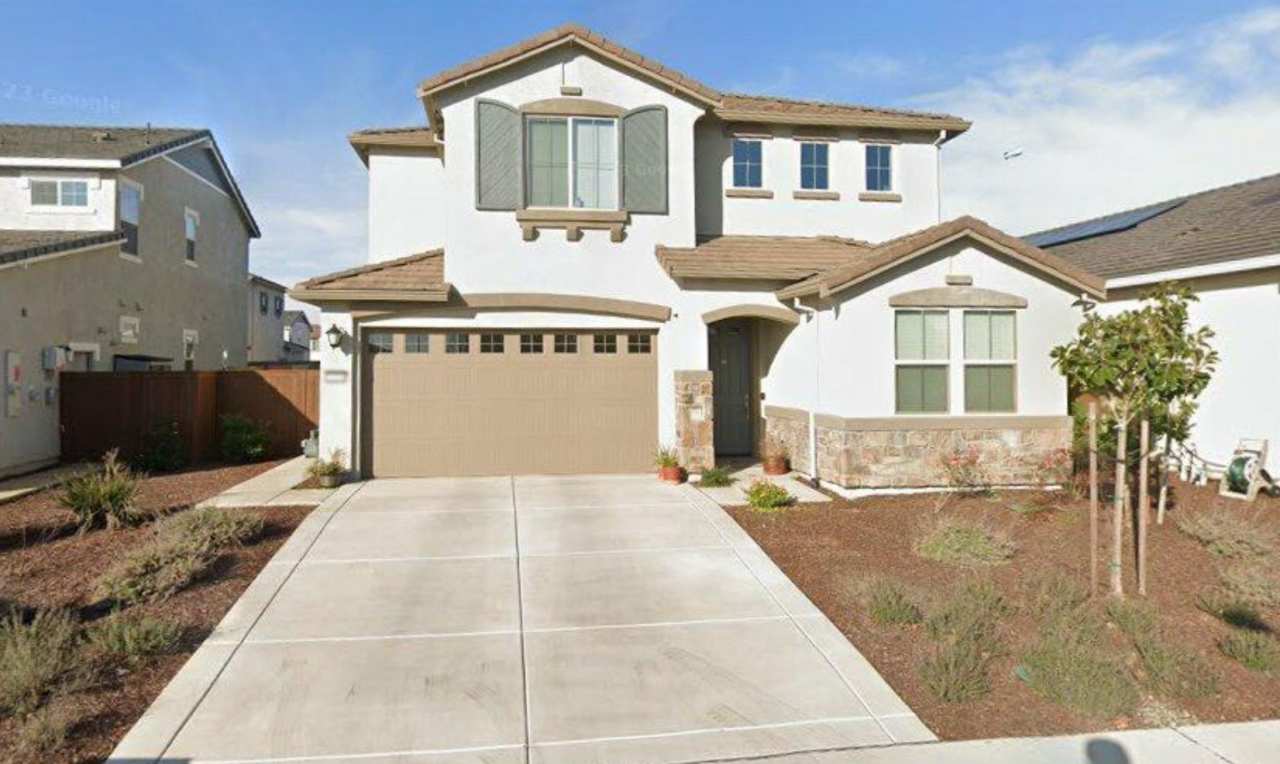 Great 4 Bed, 3 Bth, 2400 sqft. Home for Lease in Anatolia.