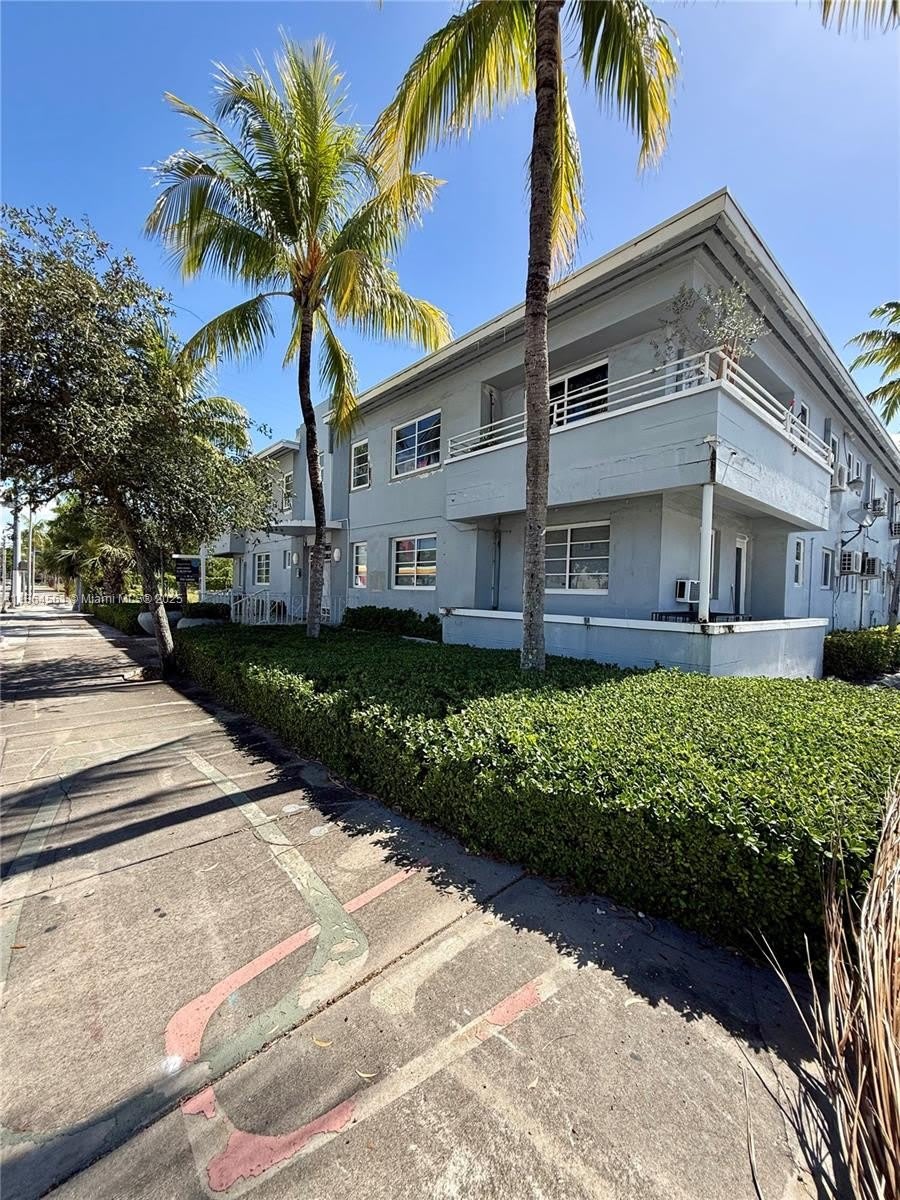 5305 Biscayne Blvd