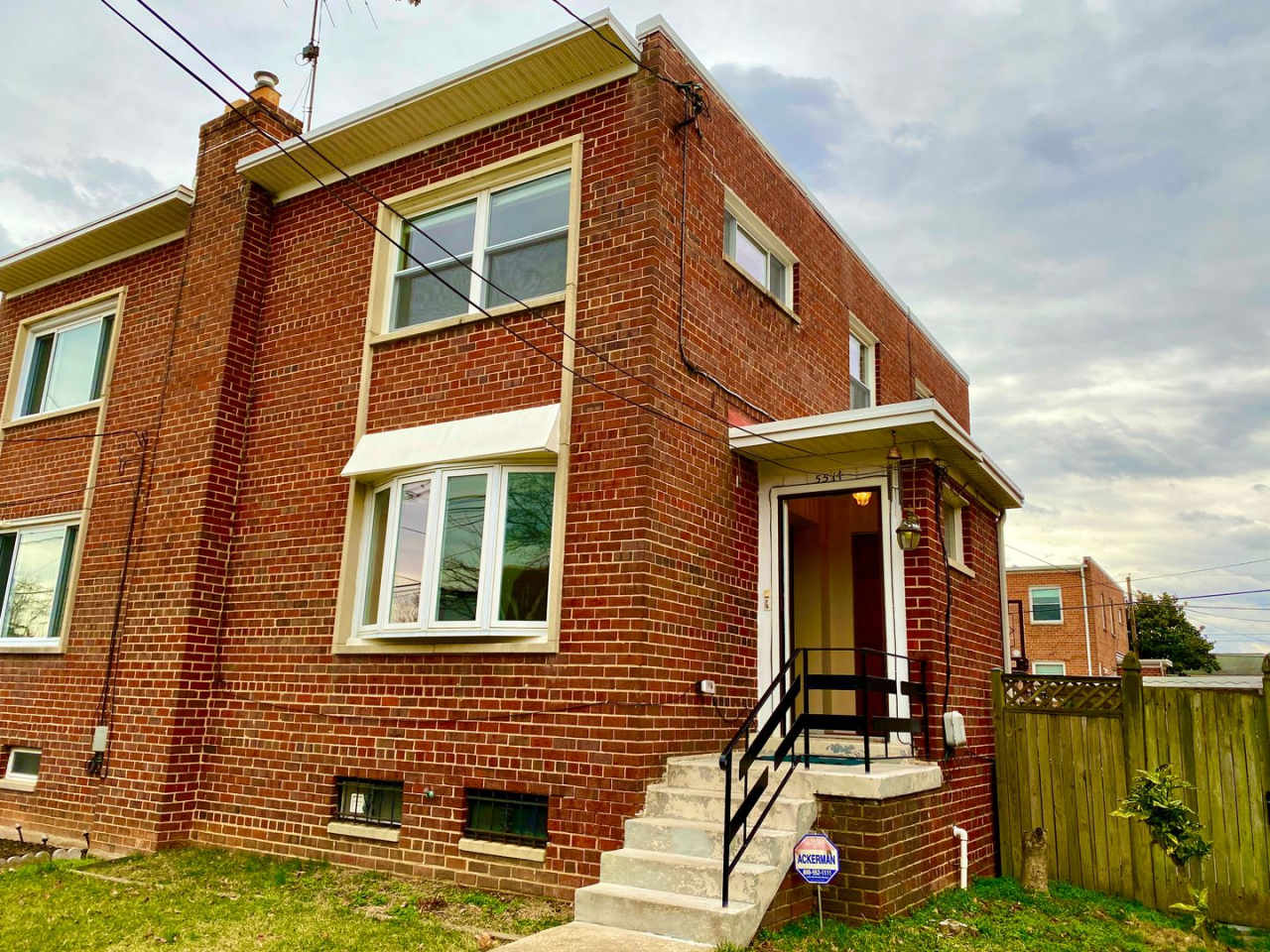 Pets Welcome! 4 Bed 2.5 Bath - In Law/ Guest Suite - Parking!!!