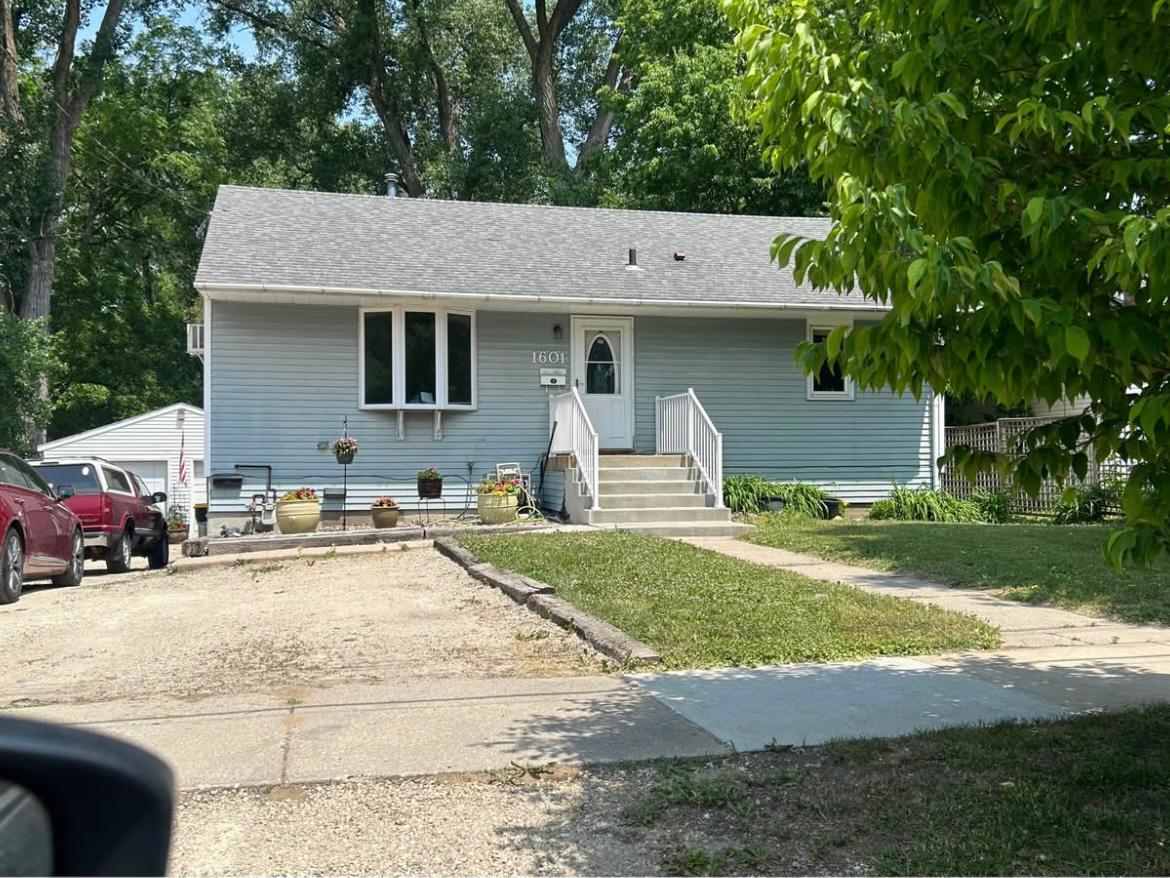 1601 5th St NE, Unit 1