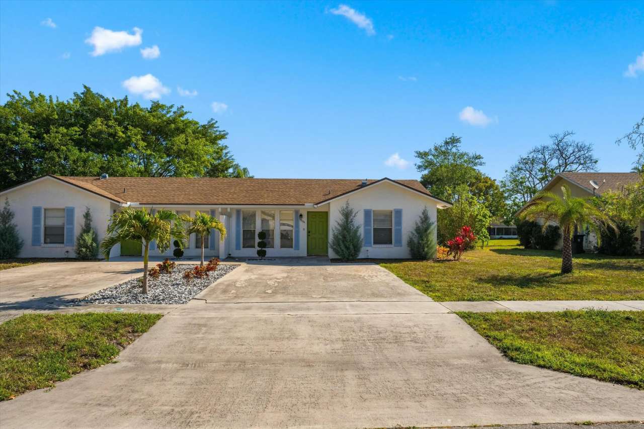 1494 Easthampton Circle