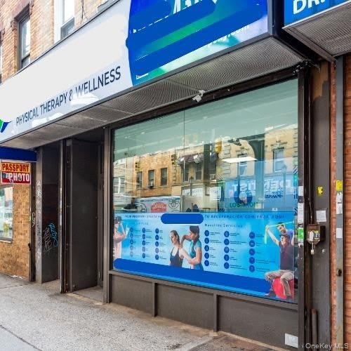 8620 Jamaica Avenue unit: Storefront