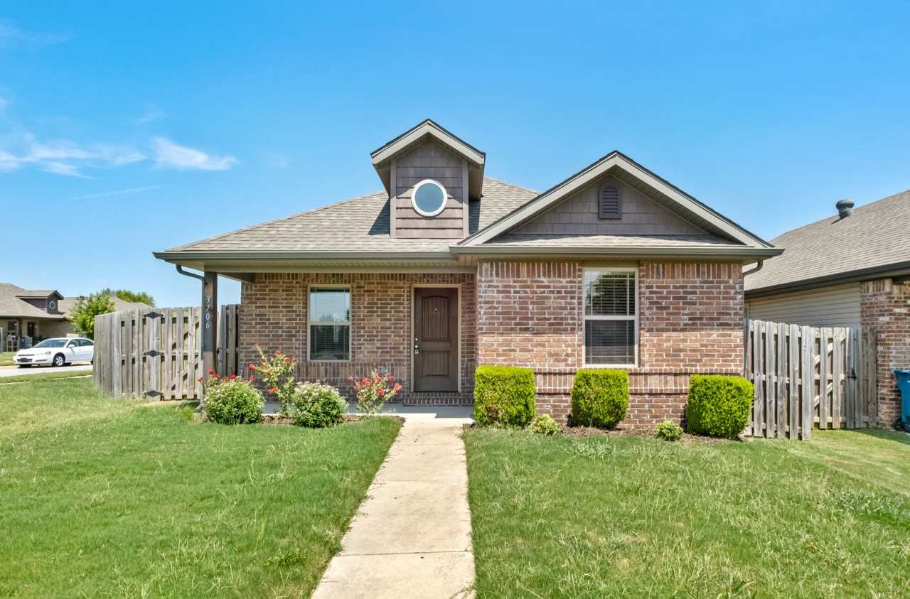 Quiet Cul-De-Sac Home in Bentonville!
