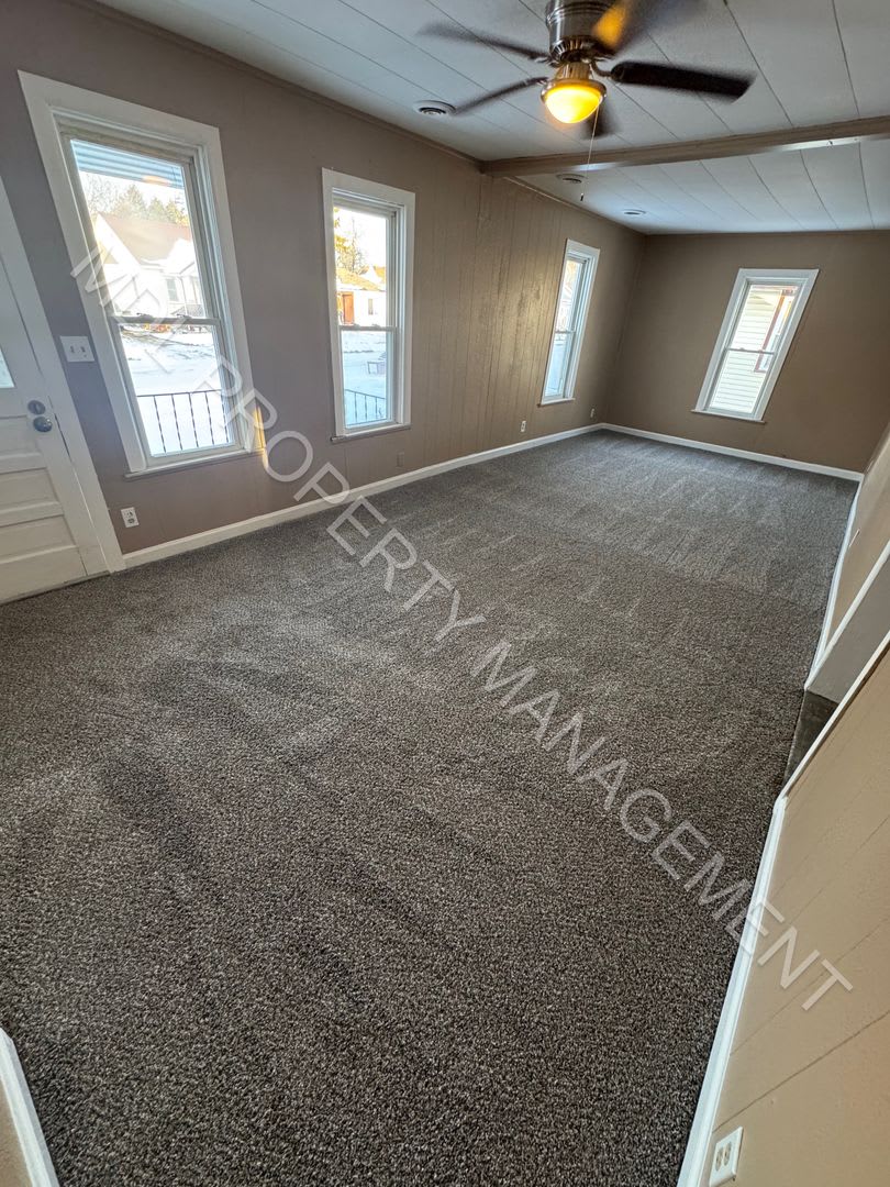 Charming 2-Bedroom Home with Bonus Room, Spacious Kitchen  Great Outdoor Space