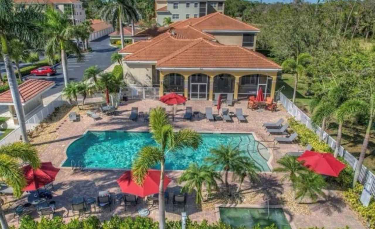 ** 2 BEDROOM PLUS A DEN - 2 BATH SEASONAL BEAUTIFUL CONDO AVAILABLE FOR SEASON ** PRIME LOCATION ** OLDE NAPLES ** BOTANICAL PLACE ** MINUTES FROM NAPLES POWDERY SAND BEACHES ** VACATION RETREAT **