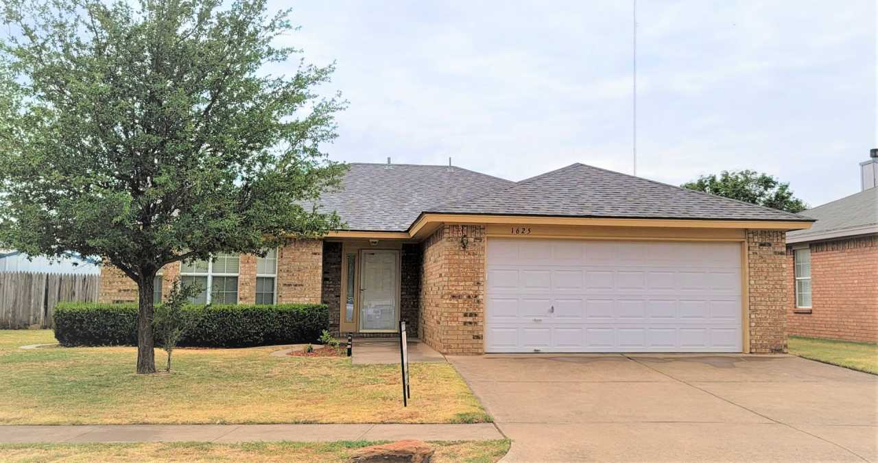 VERY NICE 3/2/2 IN SOUTH MESA FOR LEASE!