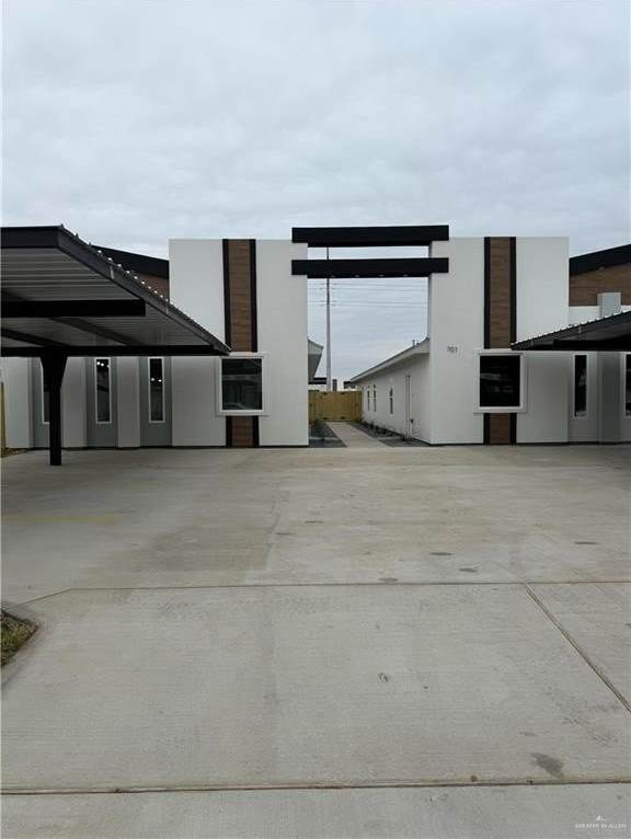 701 N Alexandrite Avenue unit: 1