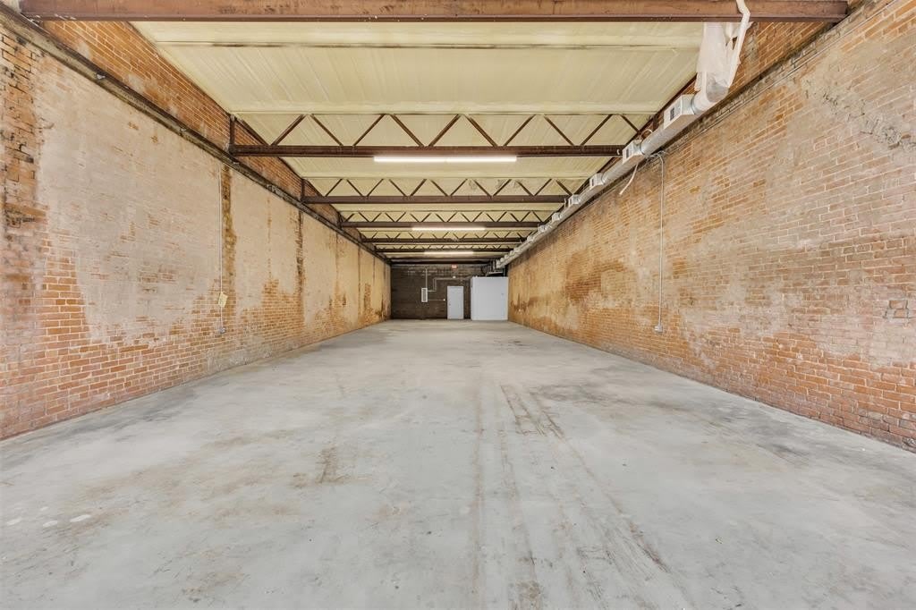 114 E Calhoun Street