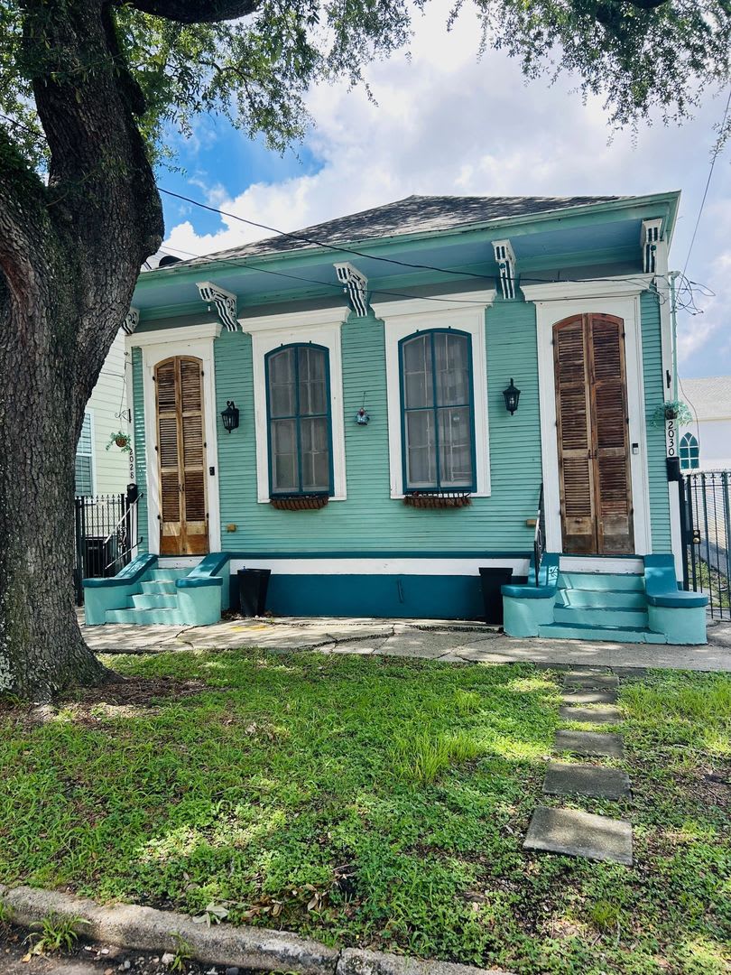 2030 Bienville St.