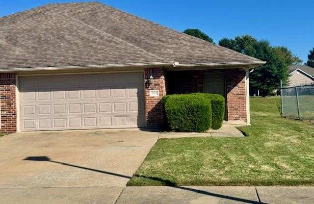 1650  N Willowbrook  DR