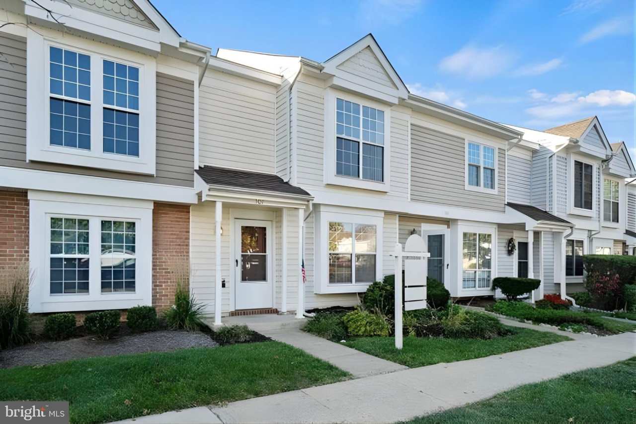 107 SAINT CHARLES Square