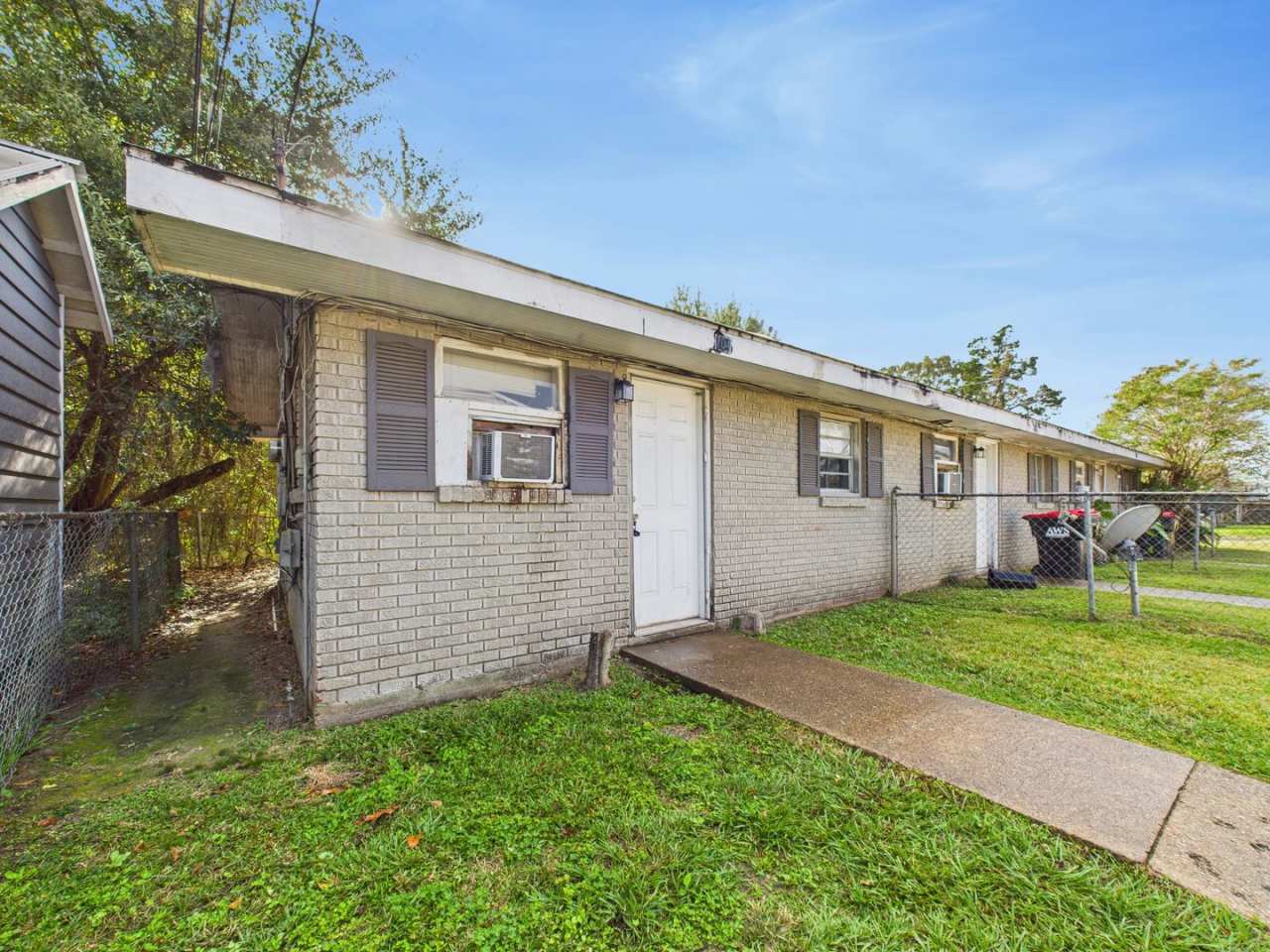 One Bedroom Apartment in Lafayette!