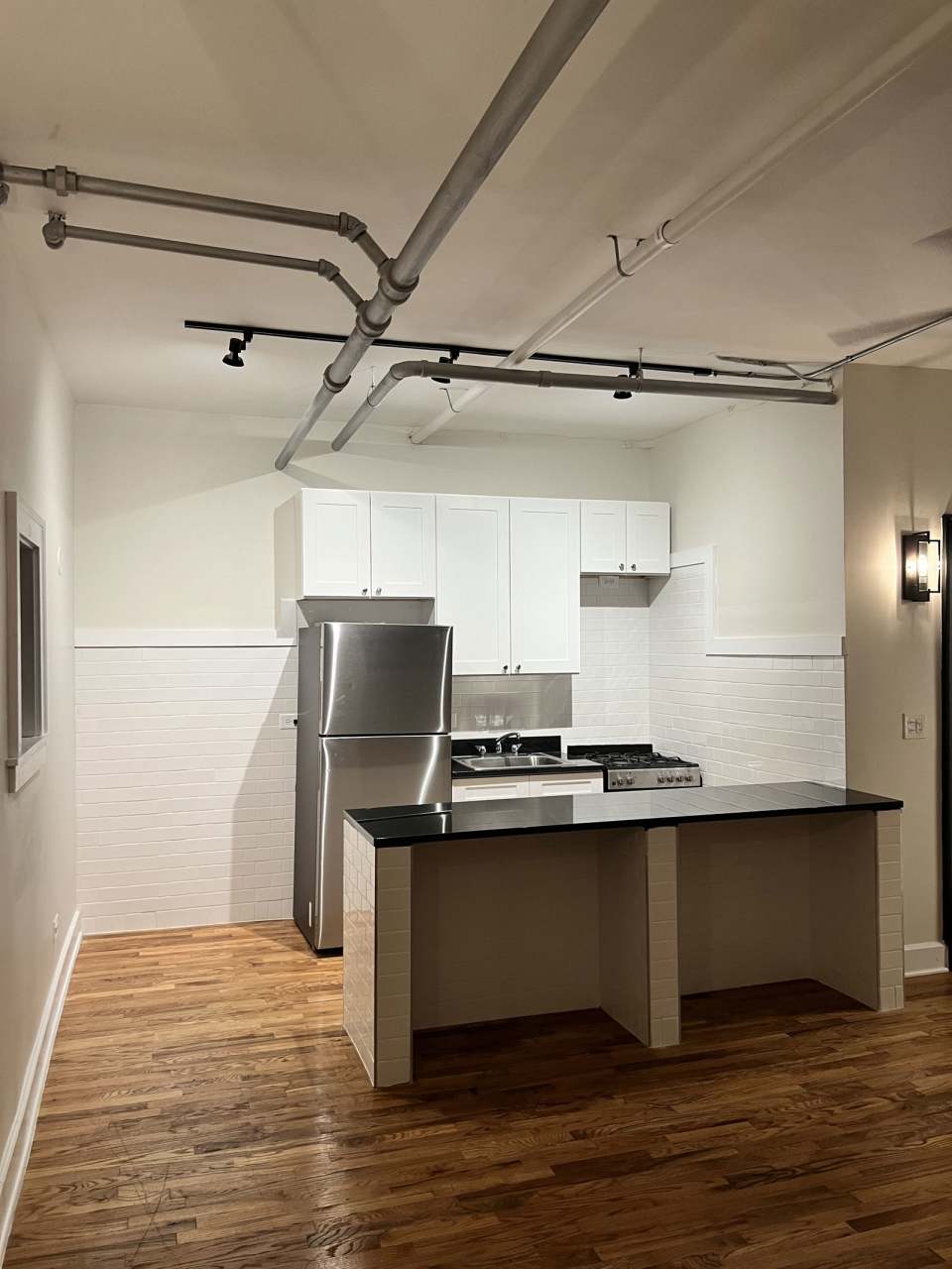 1716 West Albion Avenue