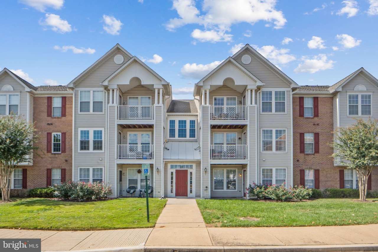 699 WINDING STREAM Way unit: 203