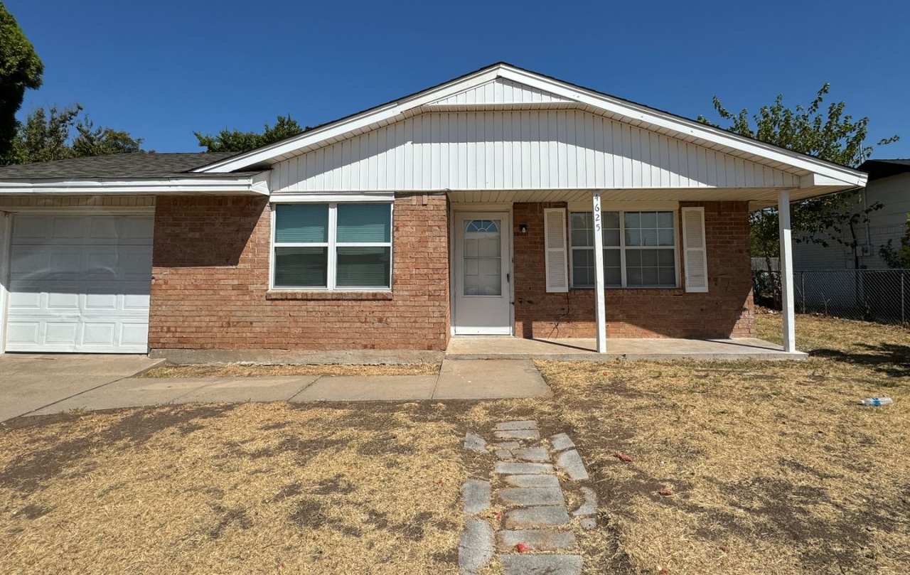 4625 SW I Ave - Available Now