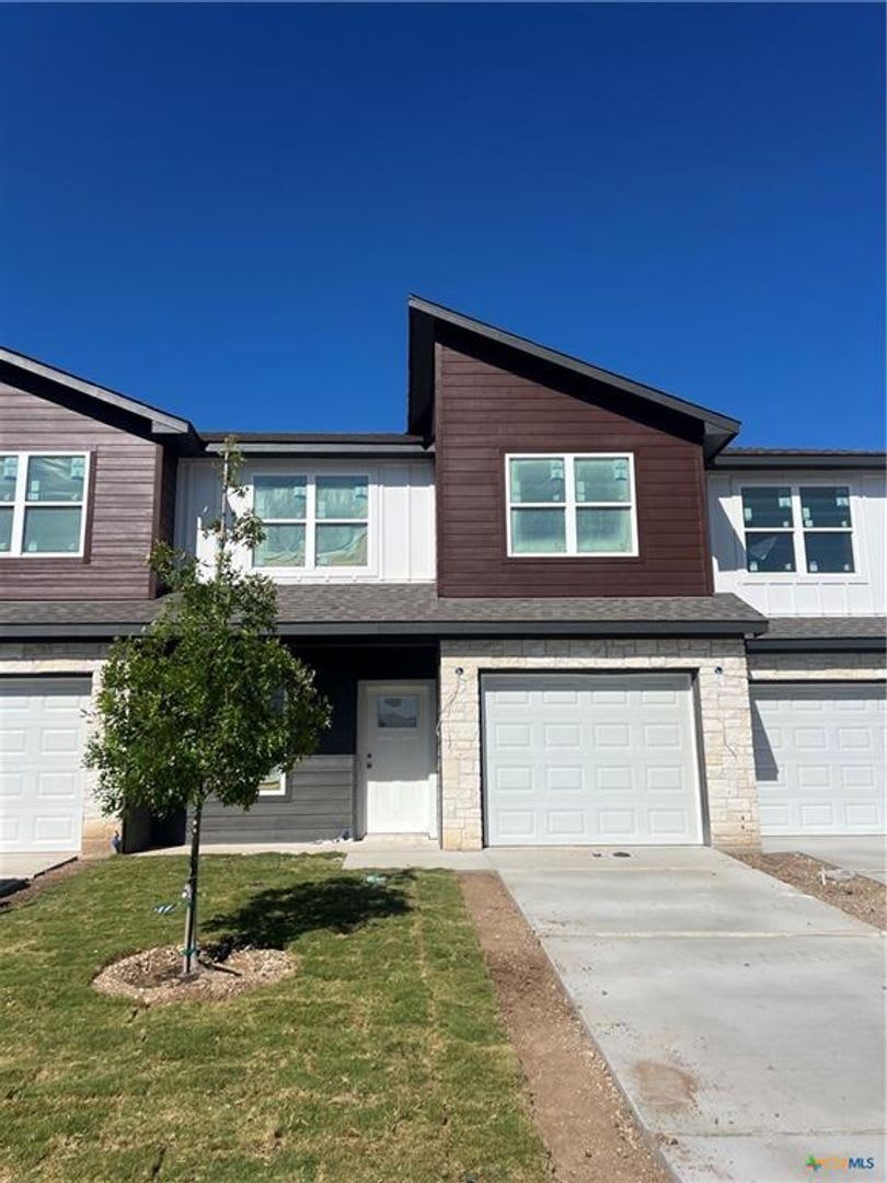 Newly built townhomes located in Belton ready for Rent!