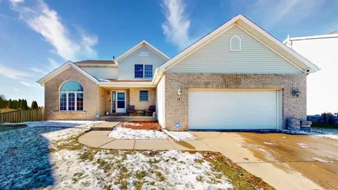 Stunning 4-Bedroom, 3.5-Bath Home with Over 3,800 Sq. Ft. of Ideal Living Space in East Bloomington