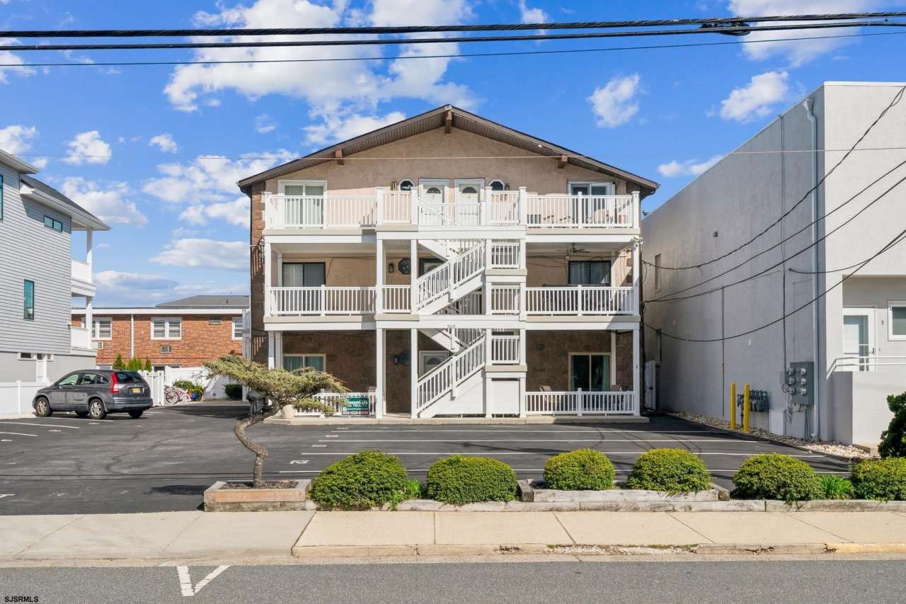 9609 Pacific Ave Ave