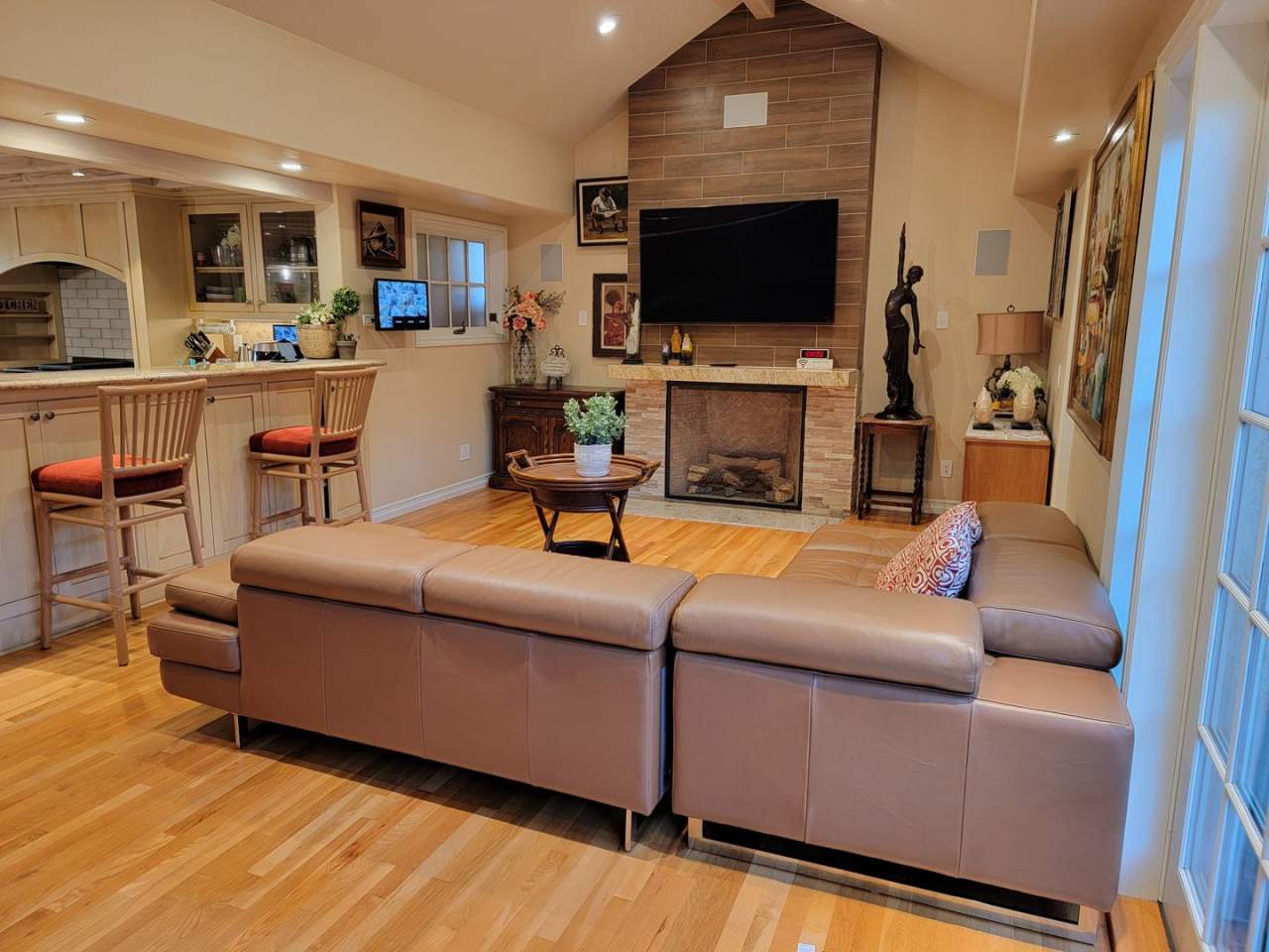 Entire residential home hosted by 3M1S | HOME