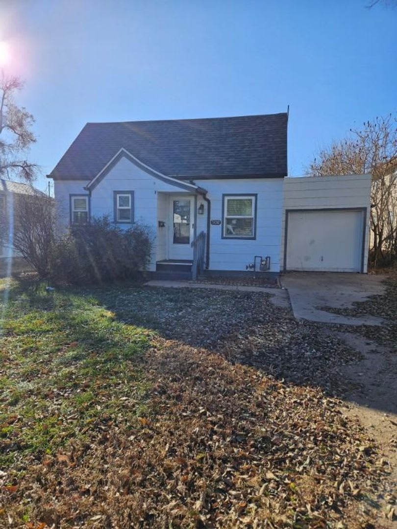 Fantastic 2 bedroom house avail NOW