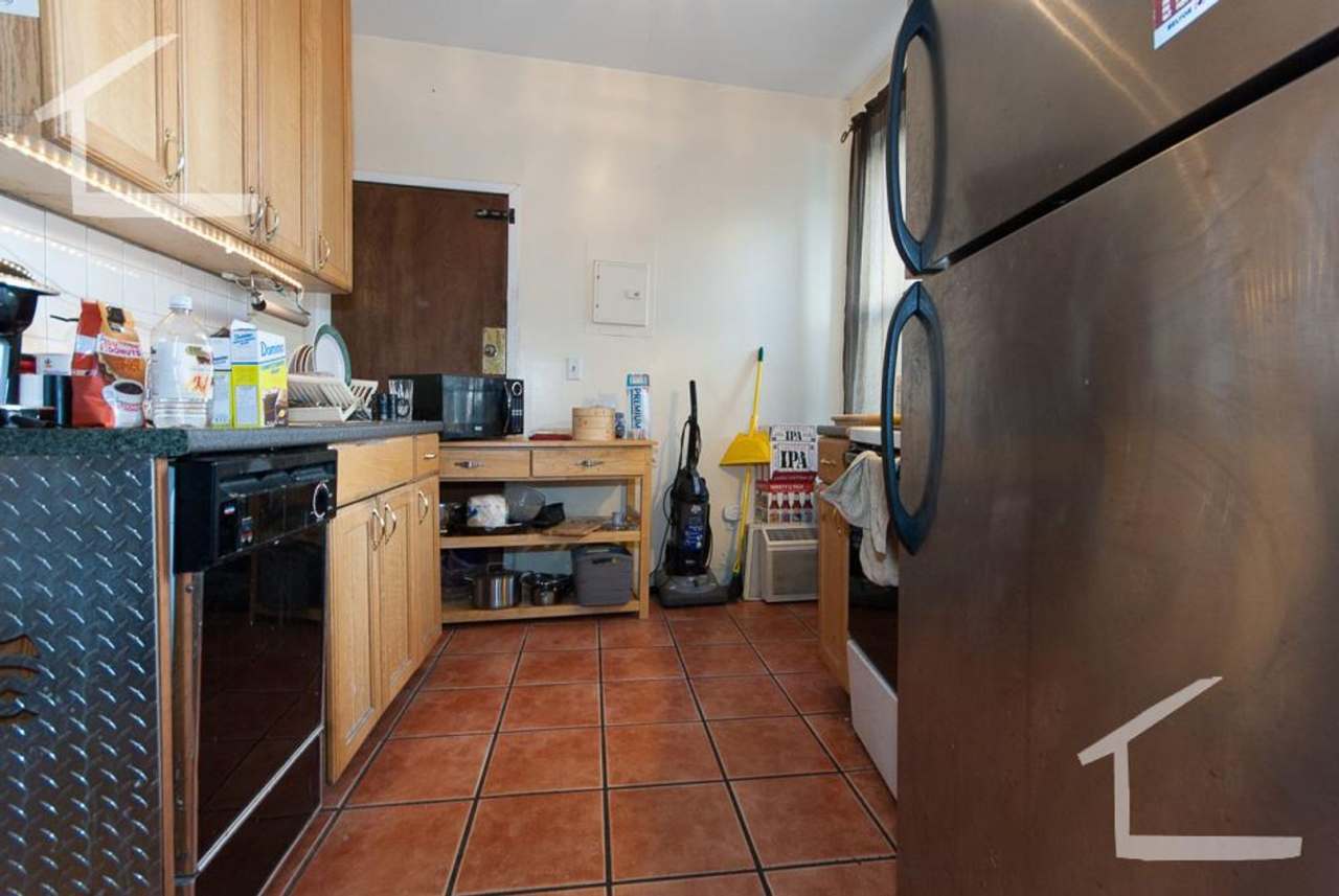 HOT ALLSTON LISTING!!!!