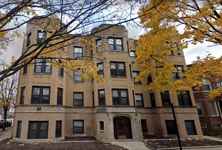 4455 N Artesian Avenue