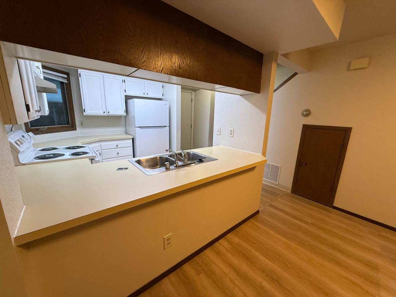 4075 E 20th Ave #B-44 - Updated Condo for Rent