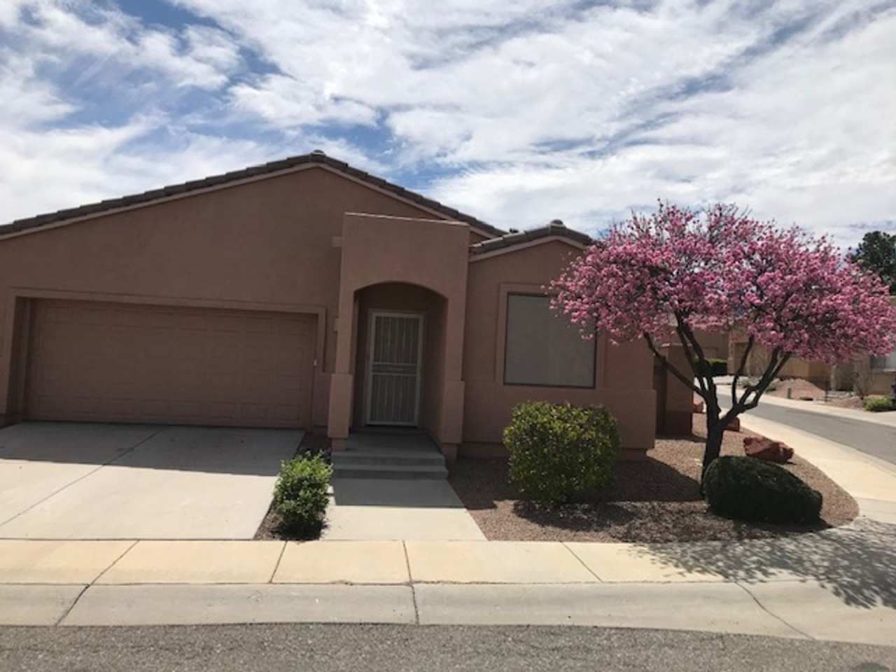 1 Year rental only - 3-bedroom 2 bath Home in Cottonwood Commons Contact Property Pros 928-634-7710