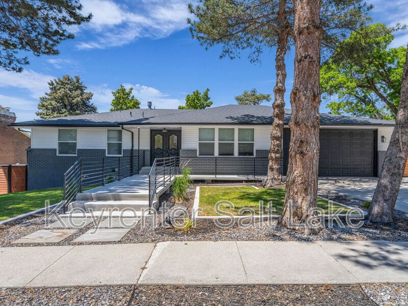 7726 South 3500 East