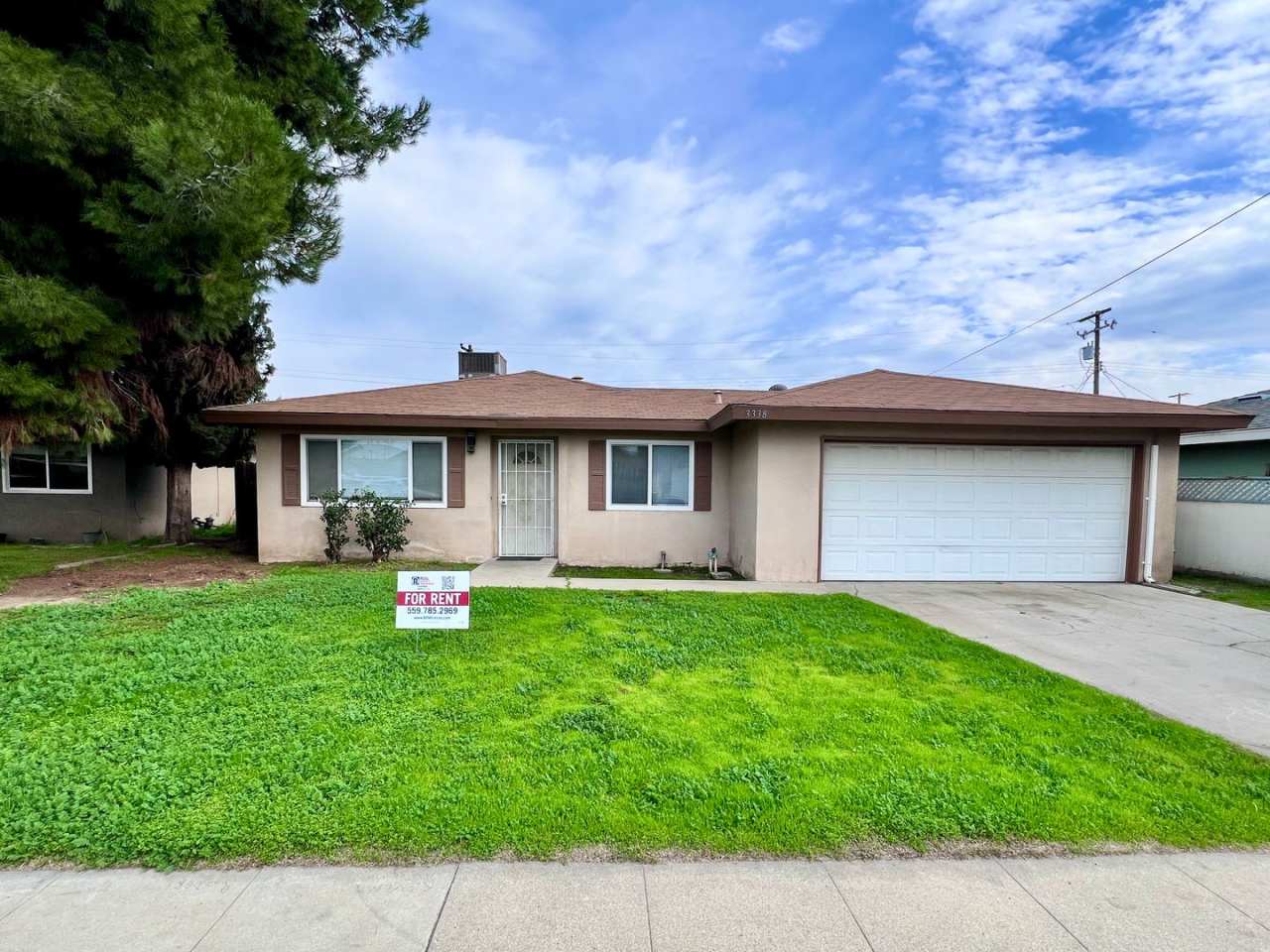 $2,050 Shields  Fowler, 4 Bedrooms - N. Purdue Ave, Fresno