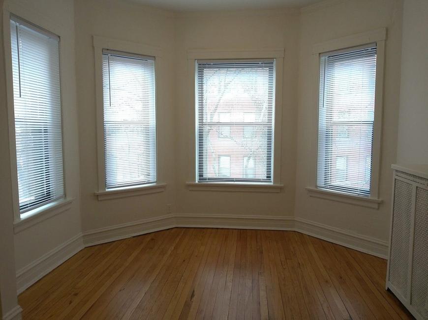 705 W Cornelia Avenue