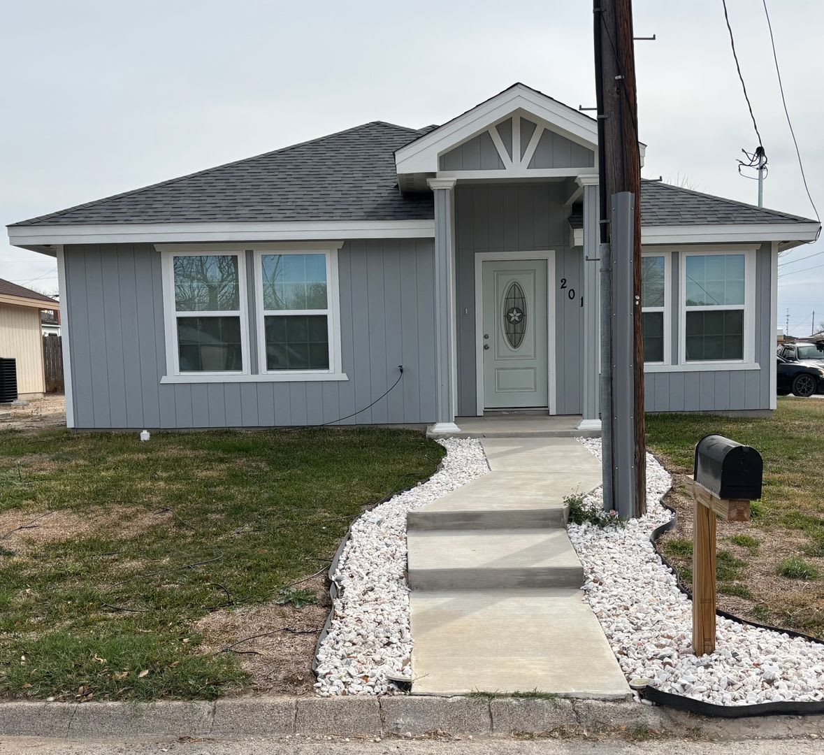 201 E. Gutierrez available