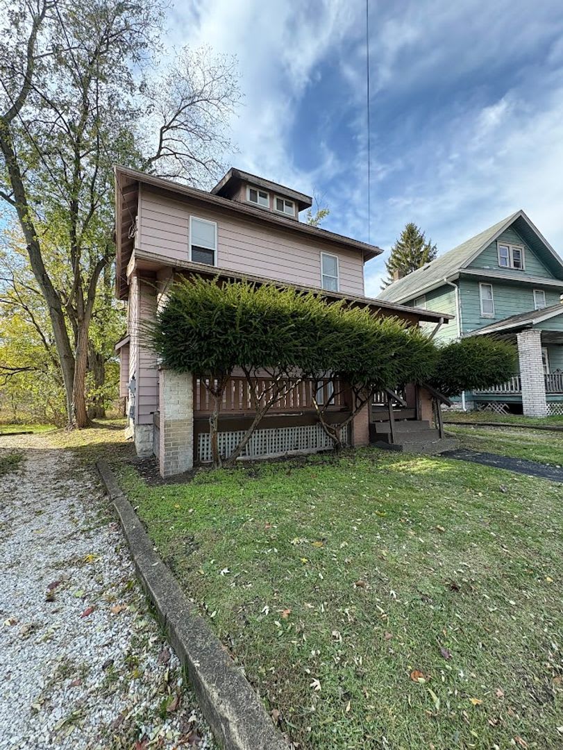 Three bedroom one bathroom home for rent