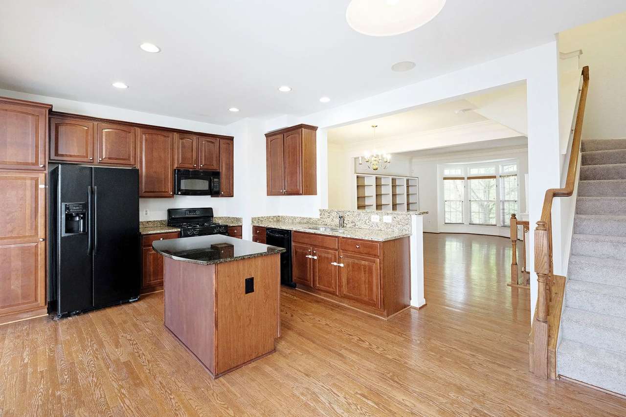 Move-in Ready  Pet-Friendly Cherry Hill Townhome
