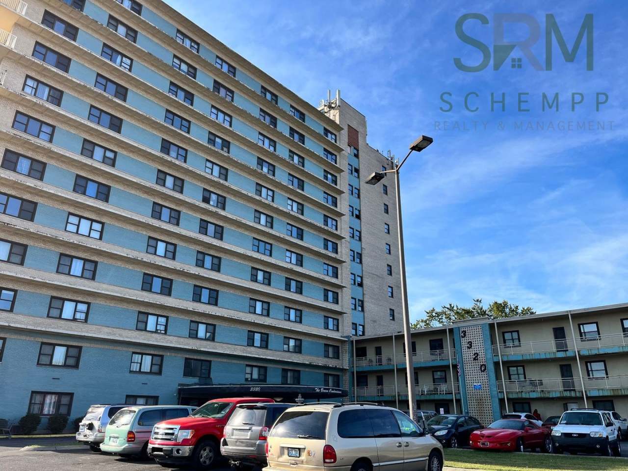 Updated 2BR/2BA on Bardstown Road with all utilities included now available!