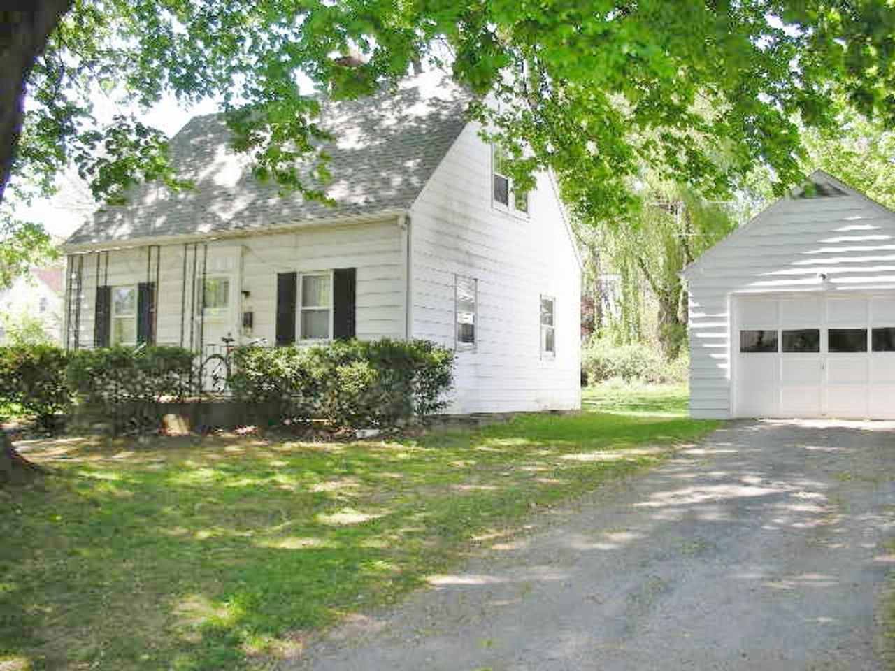 Two Bedroom House Close To Downtown